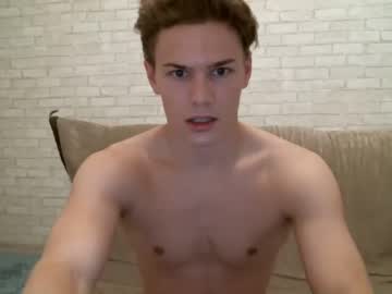 webcam man milkshake_on_body capture image #1087346