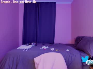 webcam girl hollyextra capture image #3582976