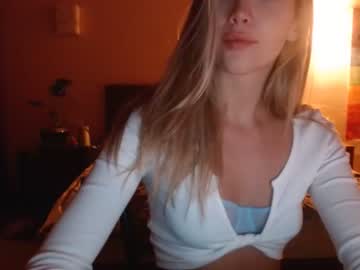 webcam girl bitter_moon capture image #3575385