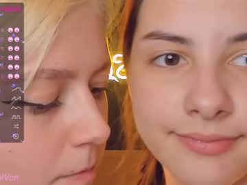 webcam girl iliziamain capture image #2402342