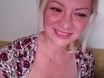 webcam girl kiradivine capture image #2711608