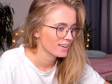 webcam girl linellali capture image #3782861