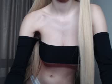 webcam girl shy_hott1e capture image #2546394