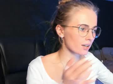 webcam girl linellali capture image #4041330