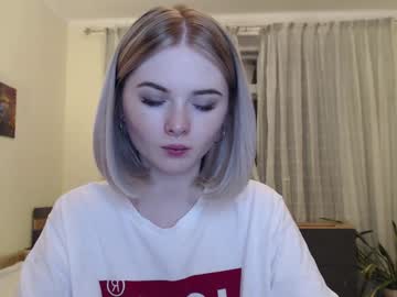 webcam girl yvaine777 capture image #1926677
