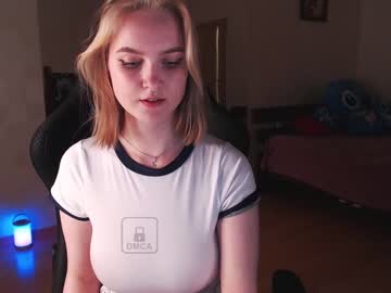 webcam girl lovely_kisses capture image #3720421