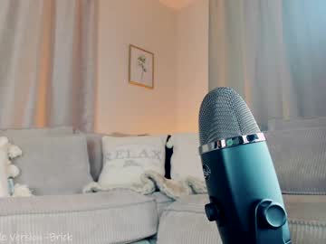 webcam girl x_lily_x capture image #2418075