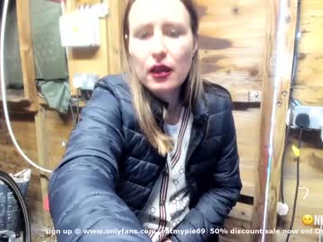 webcam girl eatmypie69 capture image #1674887