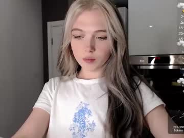 webcam girl small_blondee capture image #3267443