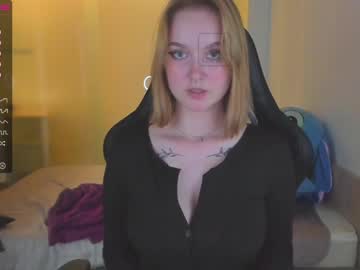 webcam girl lovely_kisses capture image #3481729