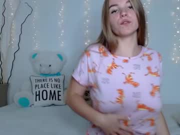webcam girl little__cherrry capture image #3565591