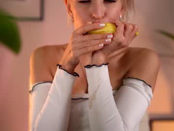 webcam girl peach_me capture image #549936