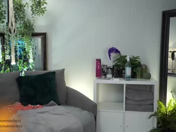 webcam girl sunniedayz capture image #2504350