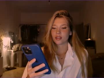 webcam girl bitter_moon capture image #4695161