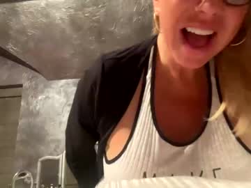 webcam girl hotmom2222 capture image #5488301