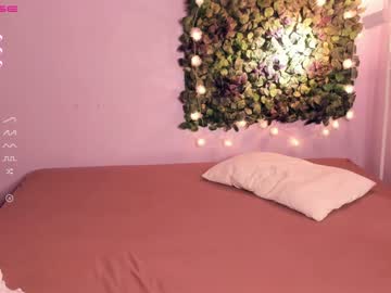 webcam girl nikiperyy capture image #1891948