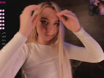webcam girl yolandabertha capture image #4922386