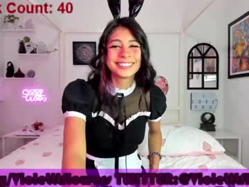 webcam girl violetttflowers capture image #1092139