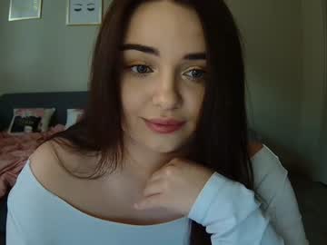 webcam girl innocentxdoll19 capture image #4290874