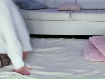 webcam girl roxy_blue_eyed_ capture image #552339