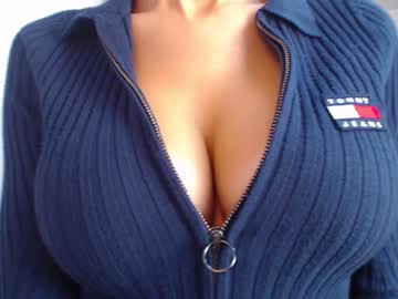 webcam girl eat_mee_out capture image #3810687