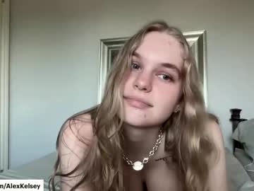 webcam girl hellolanas capture image #5630829