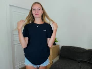 webcam girl adelelyv capture image #5570706