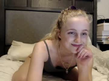 webcam girl peachezzs capture image #1432812