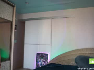 webcam girl pussy__money__weed capture image #580796