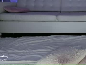 webcam girl roxy_blue_eyed_ capture image #1328434