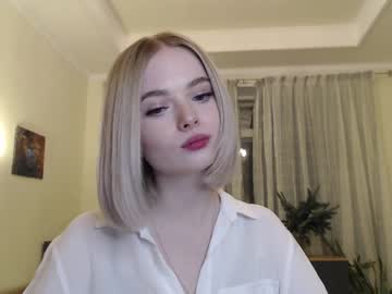 webcam girl yvaine777 capture image #1360771