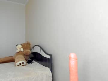 webcam girl yana_squrel_22 capture image #1443427