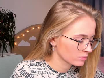 webcam girl linellali capture image #3782281