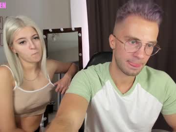 webcam couple dominant_family capture image #3790352