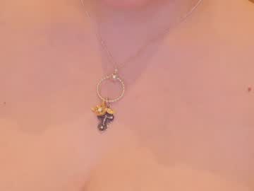 webcam girl aveksmr capture image #2647738