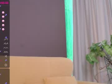 webcam girl small_blondee capture image #2536373