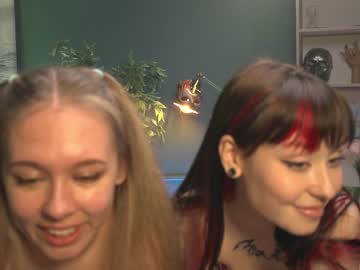 webcam girl ella_knockers_xl capture image #2392510