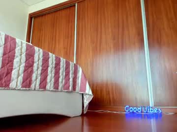 webcam girl angel_danm_milf capture image #3464509