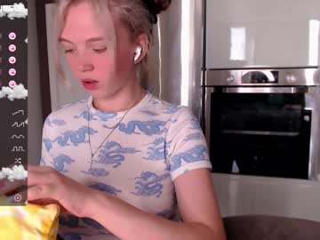 webcam girl small_blondee capture image #3599245