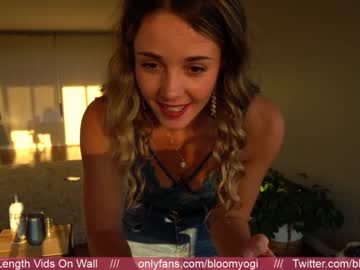 webcam girl bloomyogi capture image #1842270