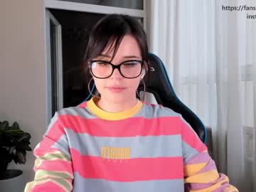 webcam girl aavee capture image #2745079