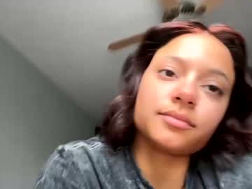 webcam girl lonelygirl__ capture image #2279635