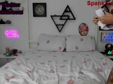 webcam girl violetttflowers capture image #1332282