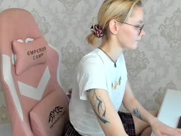 webcam girl blondyliluu capture image #5590872