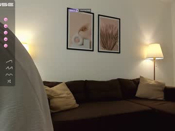 webcam girl intrigueeme capture image #1195900