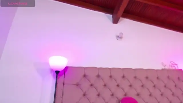 Stripchat sex cam AinaPink